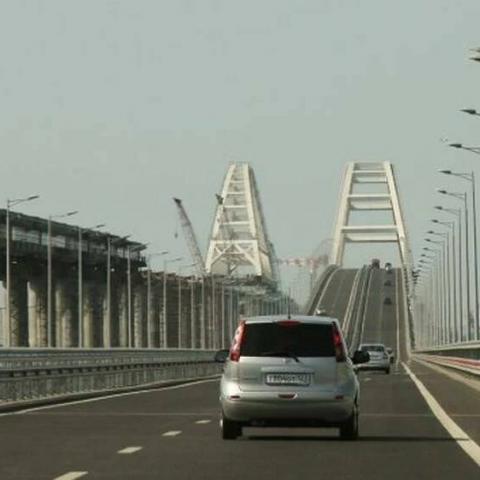За четыре года Крымский мост пересекли больше 19 миллионов машин